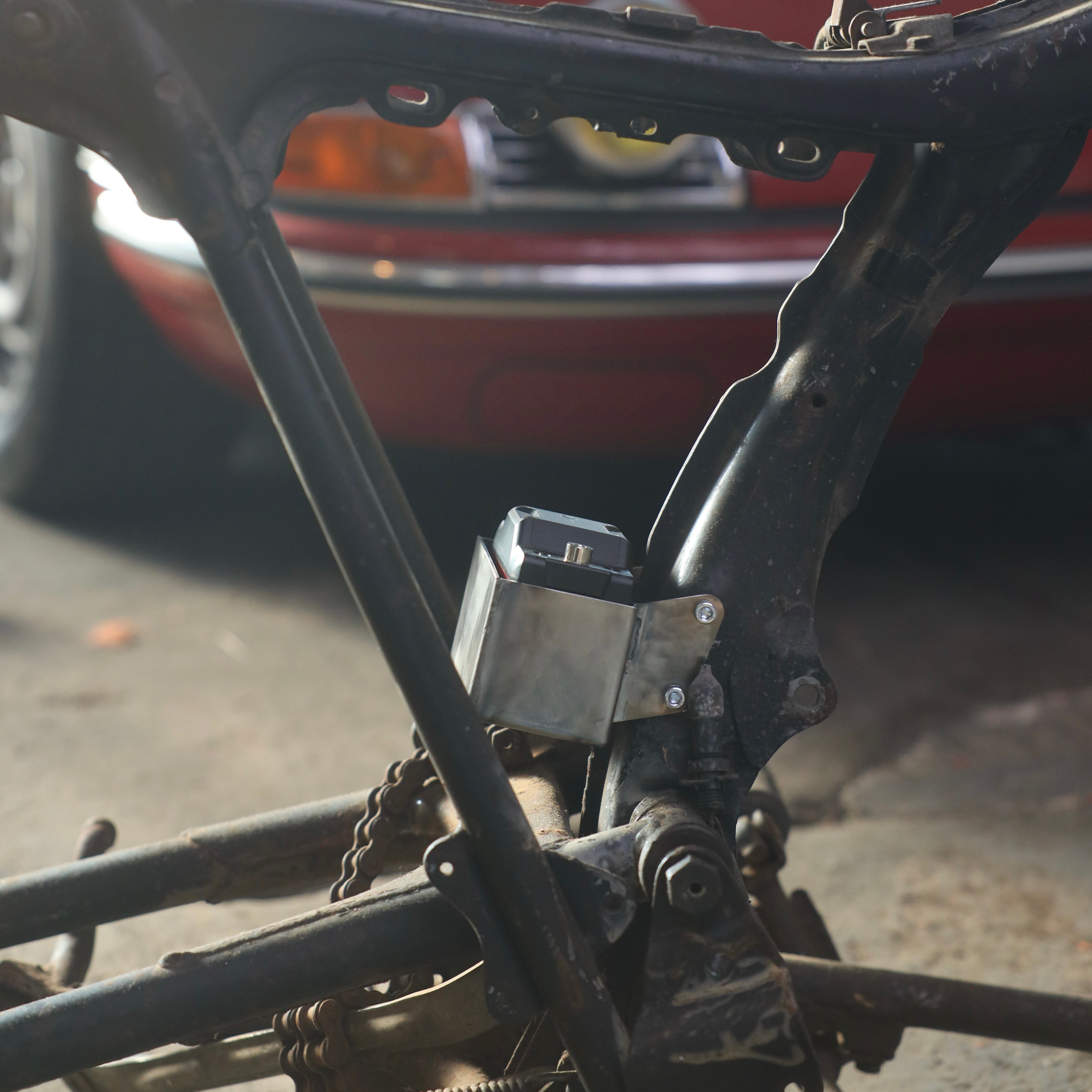 CB350 Battery Box – Cognito Moto