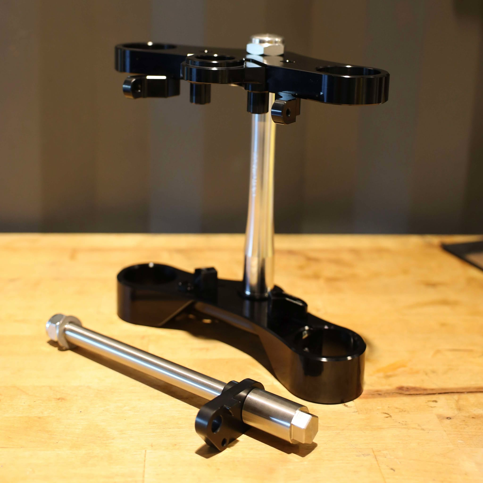 FORKS700CCクロスバイス 27インチ MT07 & XSR700 R6 Fork Conversion Kit – Cognito Moto