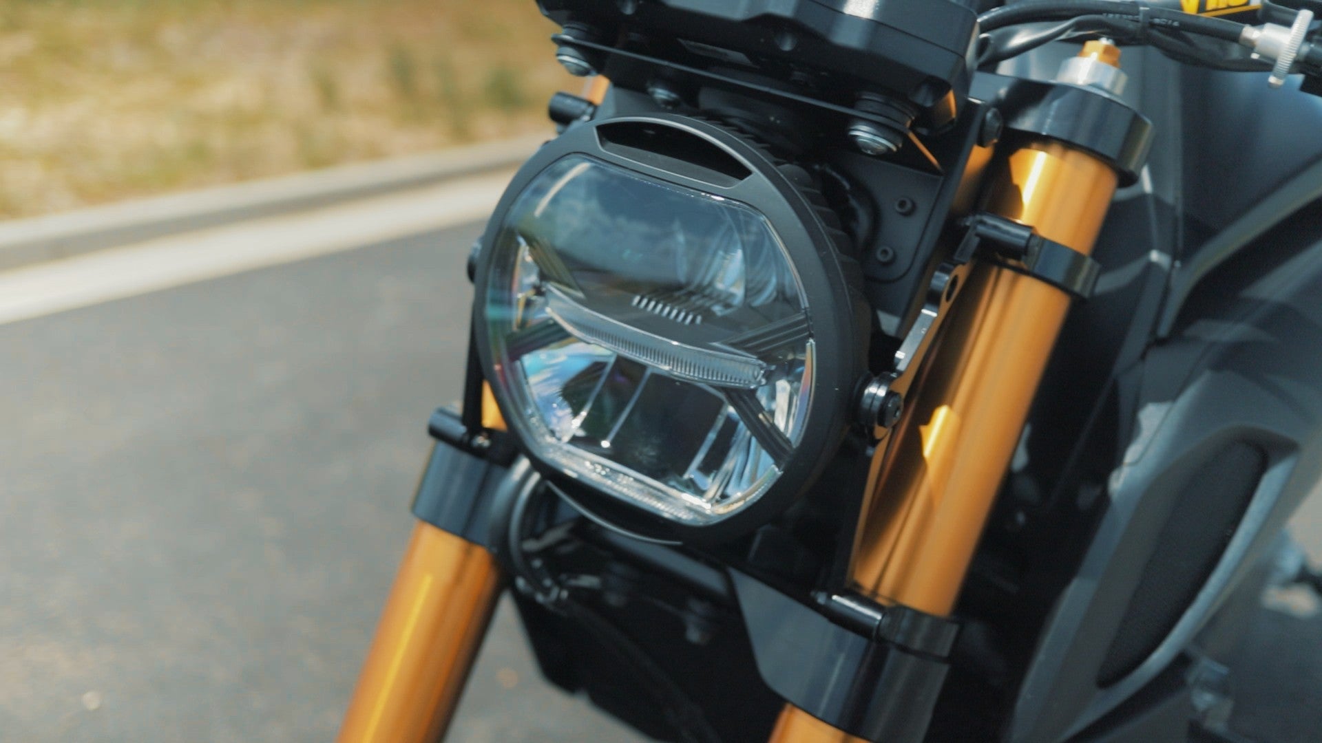 FORKS700CCクロスバイス 27インチ MT07 & XSR700 R6 Fork Conversion Kit – Cognito Moto