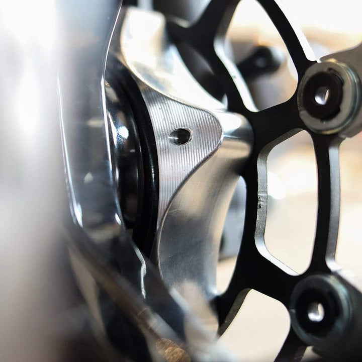 Cognito Moto rotor adapter installed on wheel