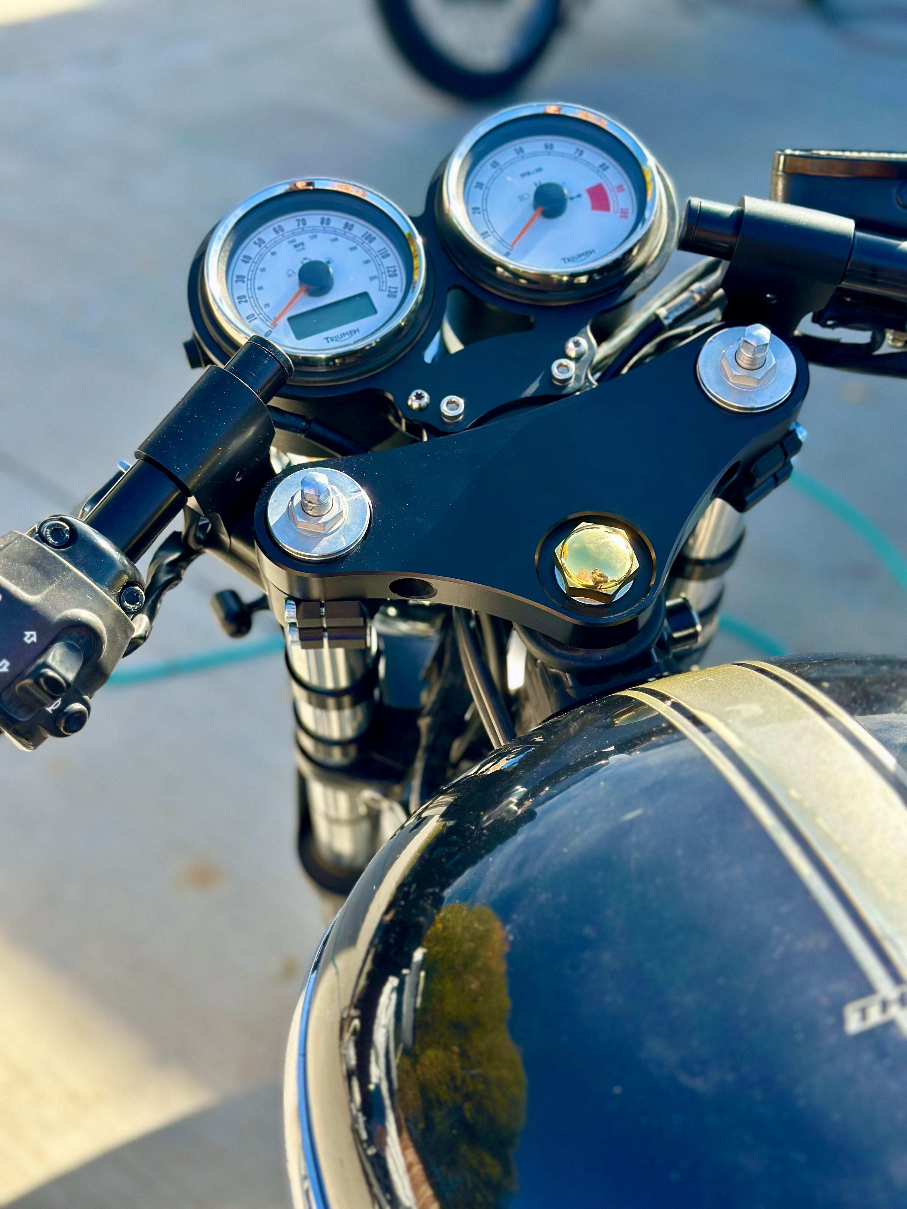 Triumph Thruxton Top Triple Clamp – Cognito Moto