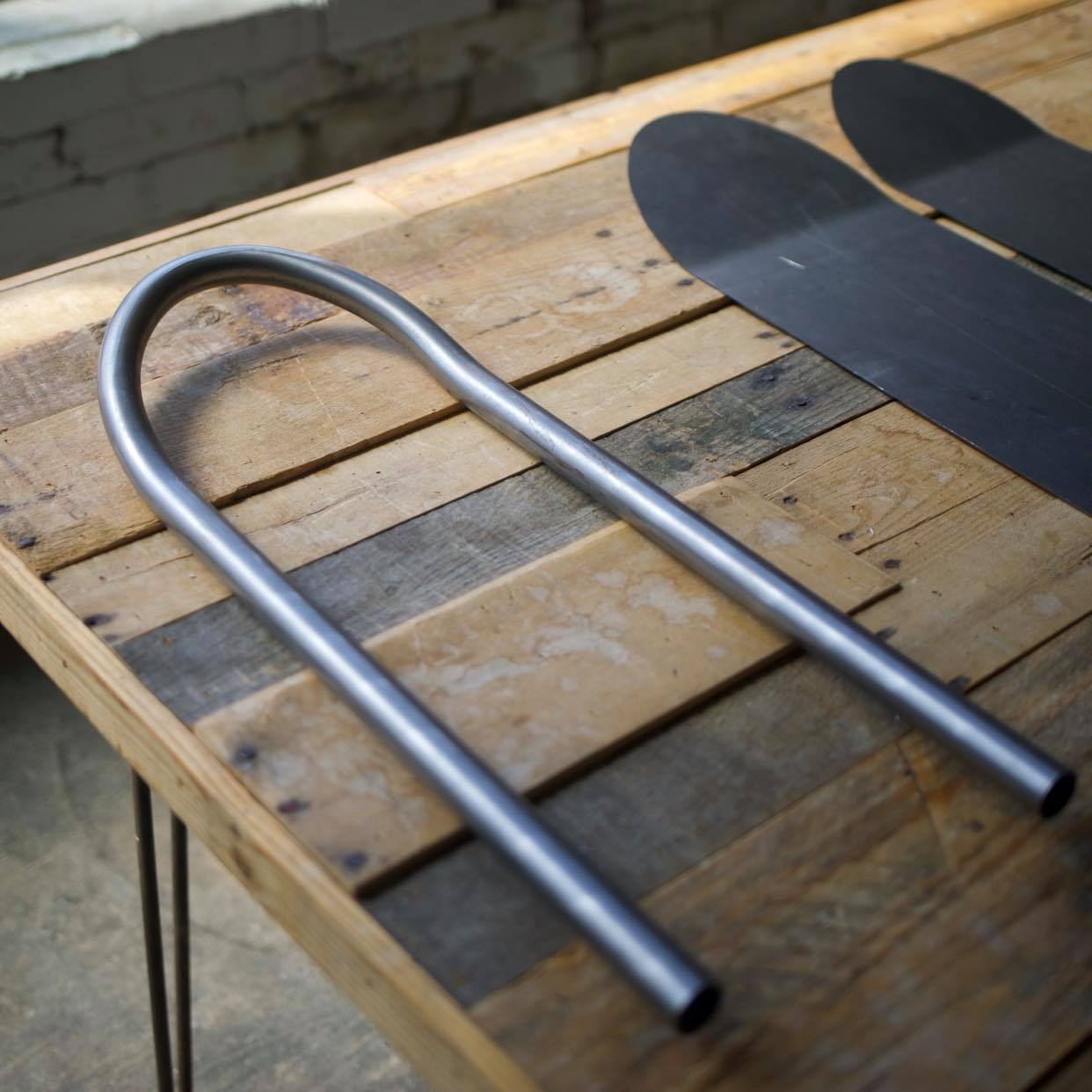 Cognito Moto Pointed Frame Loop with LED