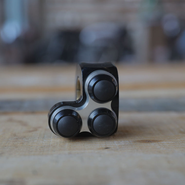 mo.Switch Basic 3 Button, Black, Silver Inlay